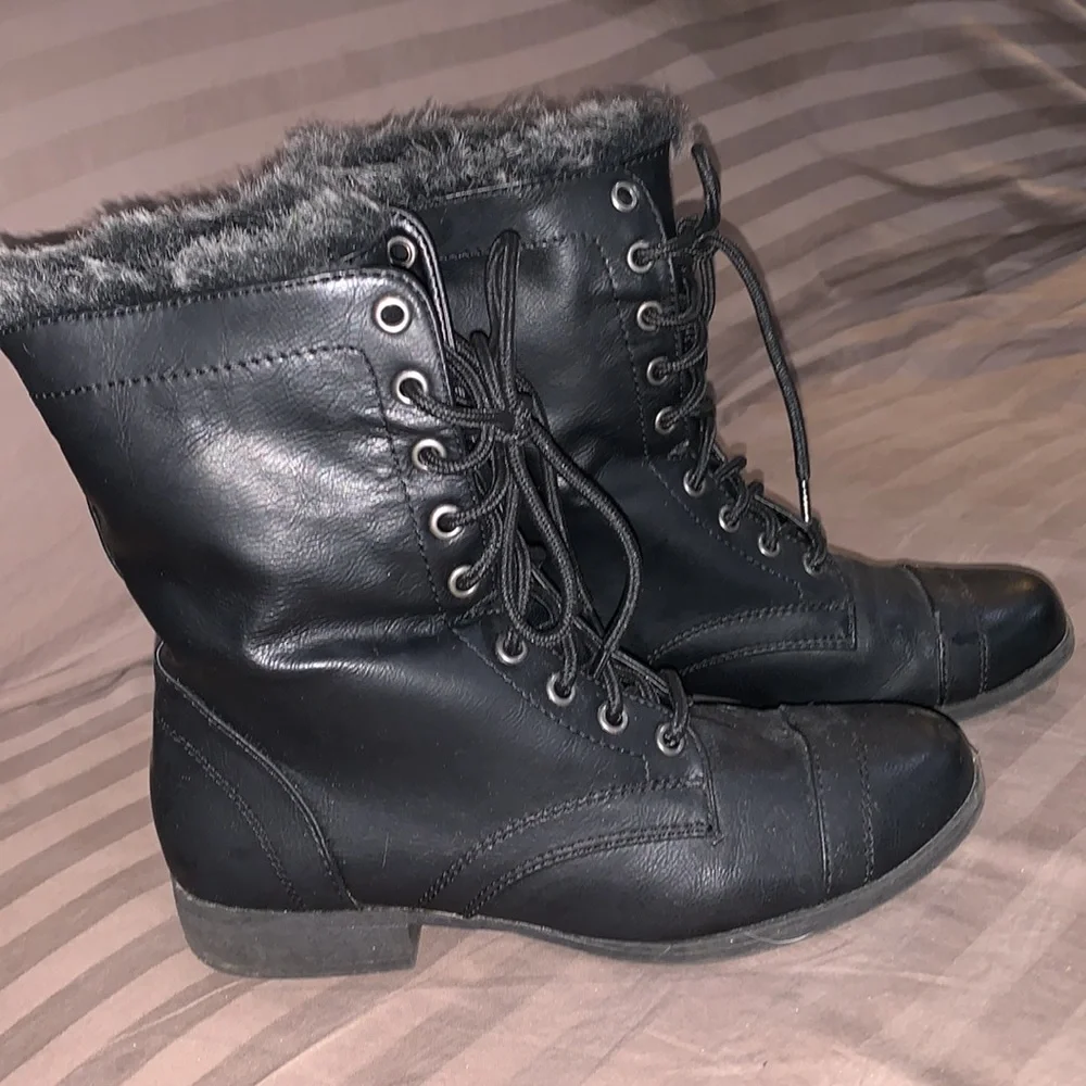 Boots - Picture 4 of 10